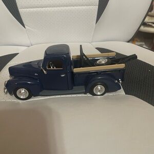 1940 Ford pick up tow truck Diecast scale 1:24